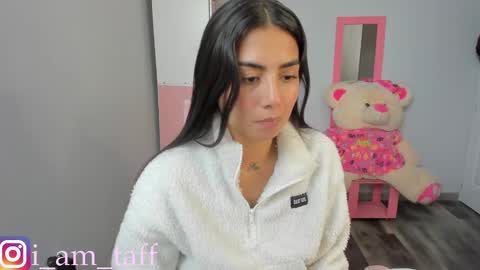 Snapshot of tifany_tay2 chatting on February 17, 1:58 am hey am julietha online show from February 17, 1:58 am