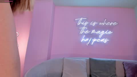 Tiffanny Sins online show from April 6, 3:28 am