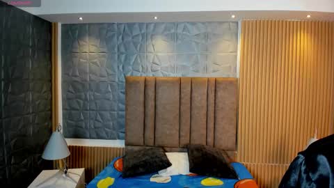 tiffanyhoustton online show from February 24, 11:53 am