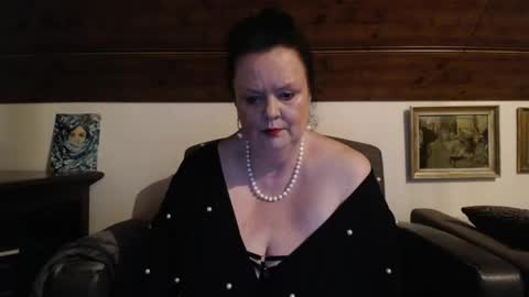 TiffanyMature online show from April 24, 9:06 pm