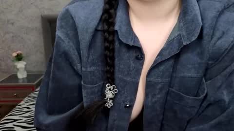 tiffanynelsonn online show from March 11, 10:07 am