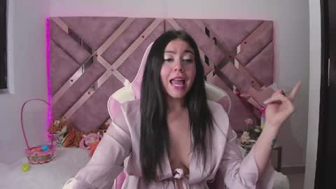 Ana online show from April 3, 9:13 pm