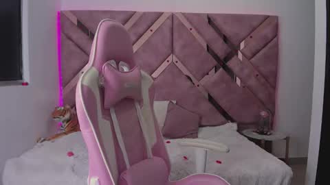 Ana online show from February 18, 4:22 am