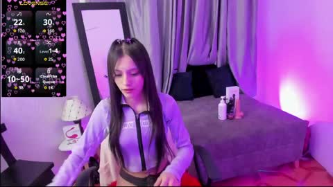 tiinajonus_ online show from May 29, 5:27 am