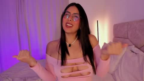 tina_olsen07 online show from April 12, 9:50 pm