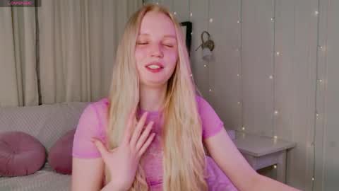 tinasiner online show from April 16, 4:06 pm