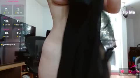 Tiny Caroline online show from March 12, 10:01 pm