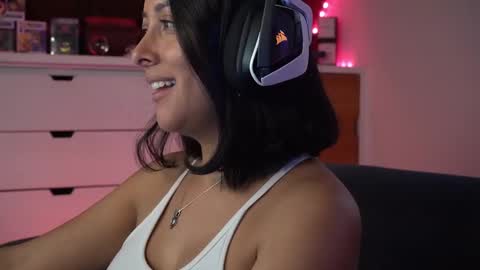 Snapshot of tiny_panther chatting on January 31, 10:10 pm Ana Molly online show from January 31, 10:10 pm