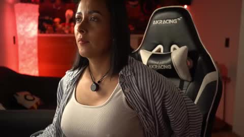 Snapshot of tiny_panther chatting on March 10, 9:51 pm Ana Molly online show from March 10, 9:51 pm