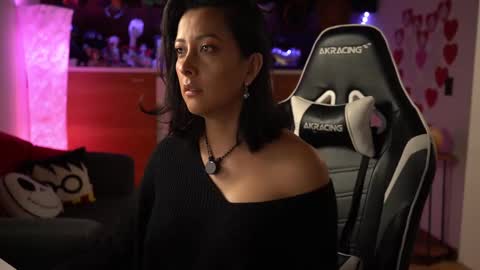 Snapshot of tiny_panther chatting on February 10, 10:09 pm Ana Molly online show from February 10, 10:09 pm