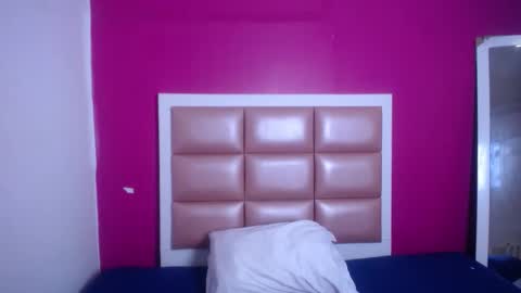 tiny_sarah1 online show from February 24, 7:29 am