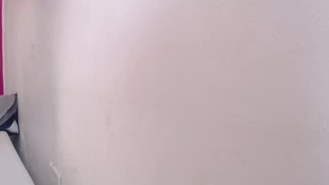 tiny_whore18 online show from November 1, 10:41 am