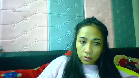 Tinyasian911718 sweetinyasian instagram online show from March 2, 4:25 pm