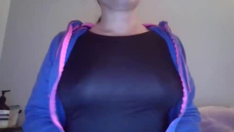 Elyza online show from May 7, 10:52 am