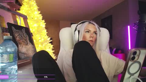 stage Kylie Sinner  brand CLITBAIT online show from February 21, 6:36 am