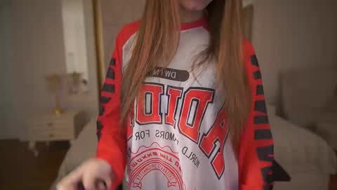 tinynataliee online show from February 18, 10:09 pm