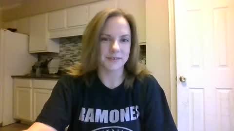 tinywithtiddies online show from December 5, 1:34 pm