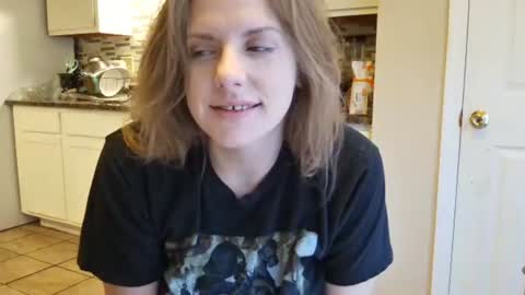 Snapshot of tinywithtiddies chatting on October 21, 1:37 pm tinywithtiddies online show from October 21, 1:37 pm