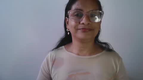 Ester online show from December 8, 9:30 pm