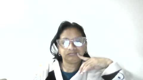 Ester online show from August 6, 10:00 am