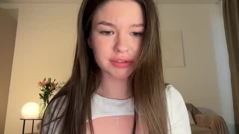 Alice De Milo online show from June 1, 3:36 pm