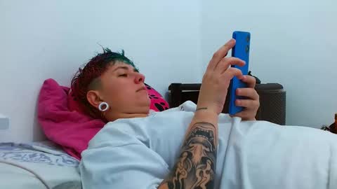 Blue online show from December 14, 8:25 pm