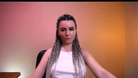 Elizabeth online show from March 4, 7:31 pm