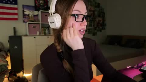 Lina  Next stream January 4  11am UTC 0 online show from April 1, 2:58 pm