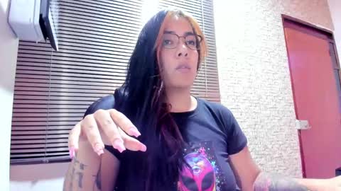 karla online show from November 5, 9:14 am