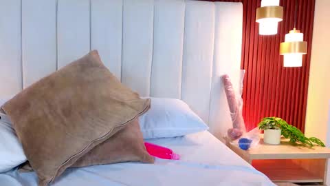 Ana Maria  online show from September 25, 2:49 pm