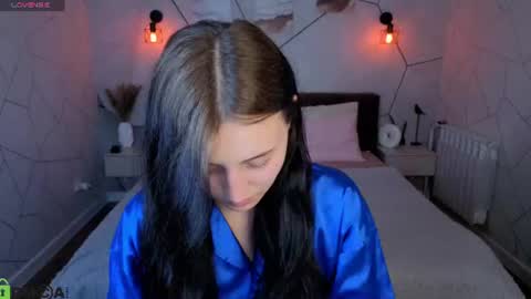tracey_gill online show from July 14, 9:24 am