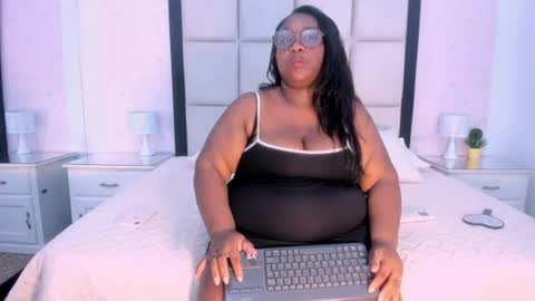 Treisy Vixen big ass online show from July 21, 3:18 am