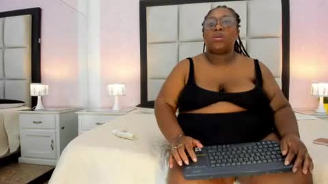 Treisy Vixen big ass online show from July 8, 7:32 am