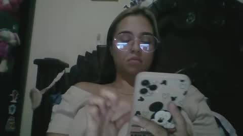 triana_bell online show from November 3, 12:47 am