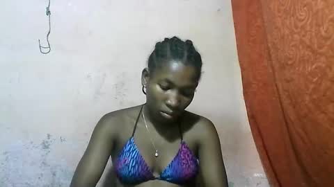 tricia9794 online show from March 22, 9:37 am