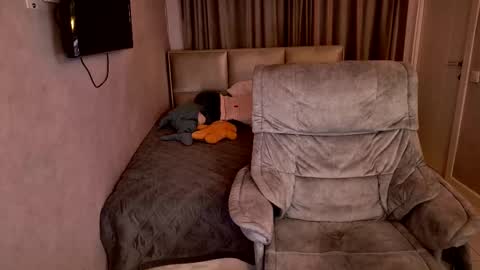 tripleprinces online show from February 7, 5:06 pm