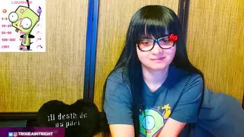 trixiedoescamcam online show from November 17, 10:54 pm