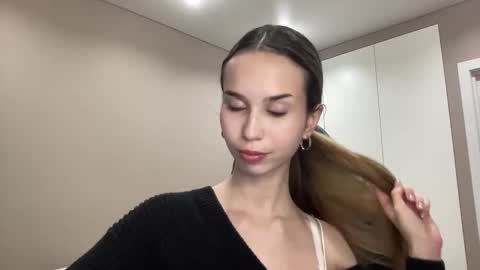 tryme_muse online show from December 1, 5:15 pm