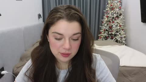 Snapshot of tutti_frutti_ chatting on December 7, 9:11 pm Ariana online show from December 7, 9:11 pm