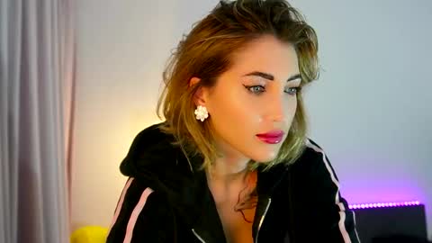 MayCarrey online show from October 7, 9:46 am