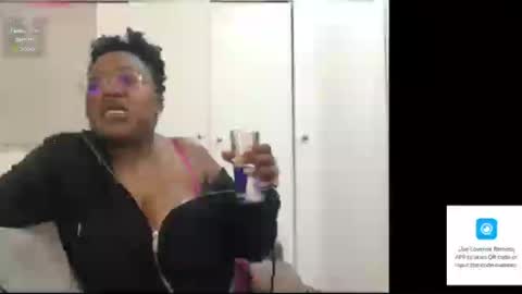 Twerking Temptress online show from June 17, 8:43 pm