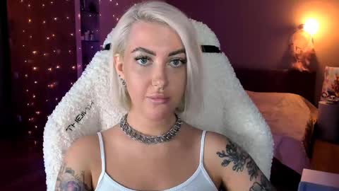 Miley online show from February 12, 6:30 pm