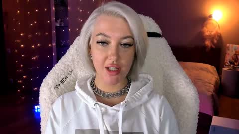 Miley online show from January 26, 2:41 pm