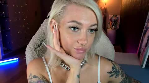 Miley online show from March 21, 11:37 am