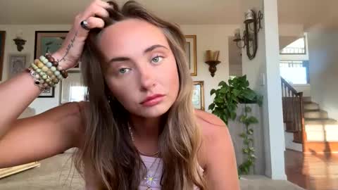 Snapshot of tylababyy chatting on September 20, 12:43 am tylababyy online show from September 20, 12:43 am