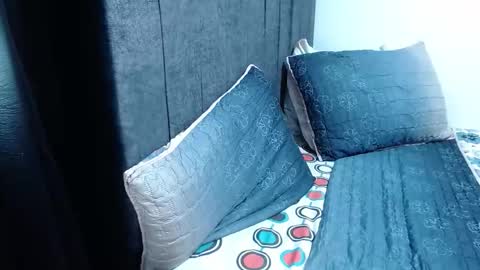 tyra_stone1 online show from December 13, 9:10 pm