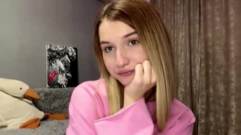 Vikki online show from December 2, 5:48 pm