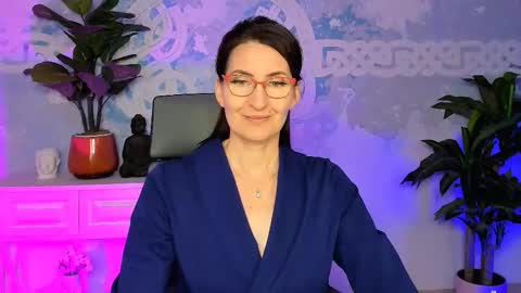 UnaTera online show from November 15, 9:43 am