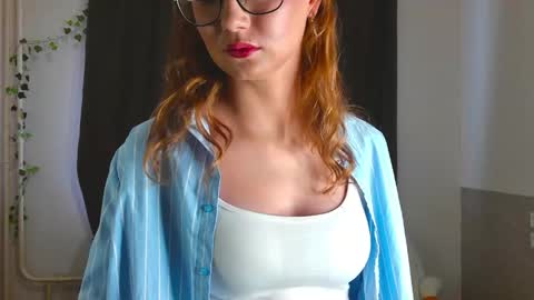 unforgettablehelen online show from April 14, 10:04 am