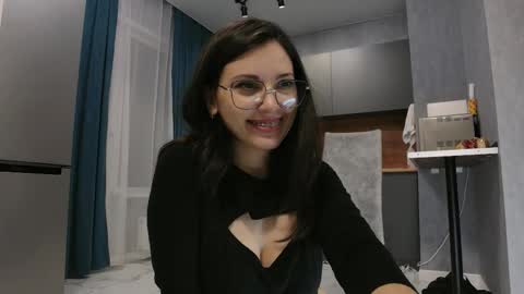 uninvited_raccoon online show from February 5, 10:13 pm